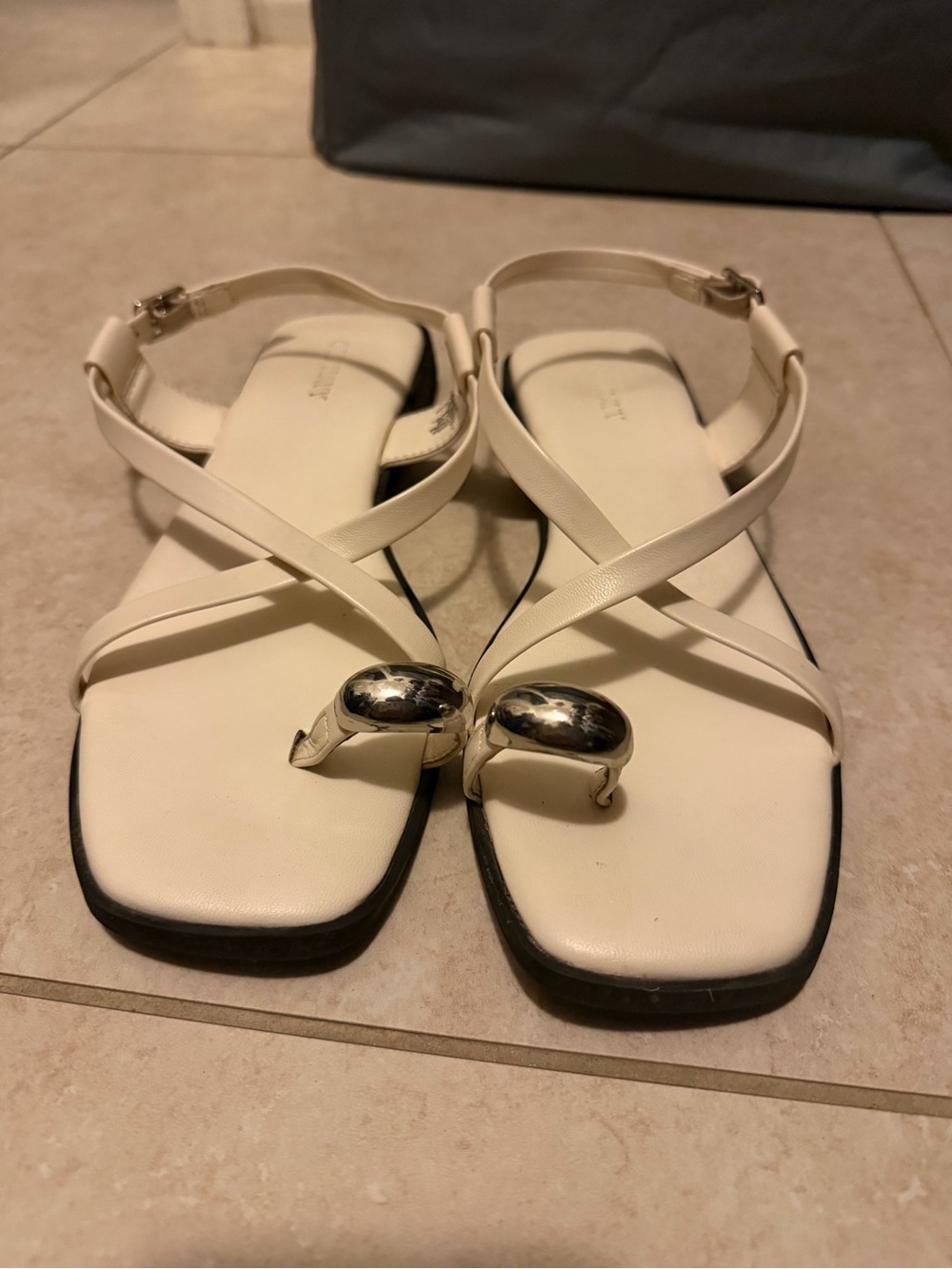 Old Navy Cream Strappy Toe-Ring Sandals with Silver Detail